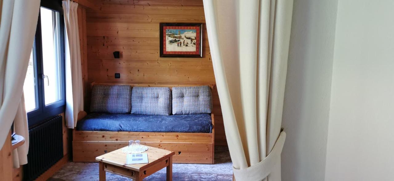Hotel-Chalet Les Ecureuils Restaurant, Piscine, Garage 르그랑보르낭 외부 사진