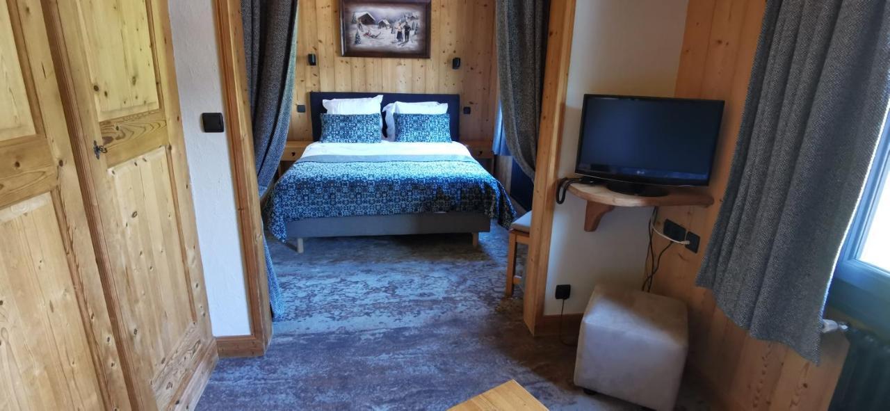 Hotel-Chalet Les Ecureuils Restaurant, Piscine, Garage 르그랑보르낭 외부 사진