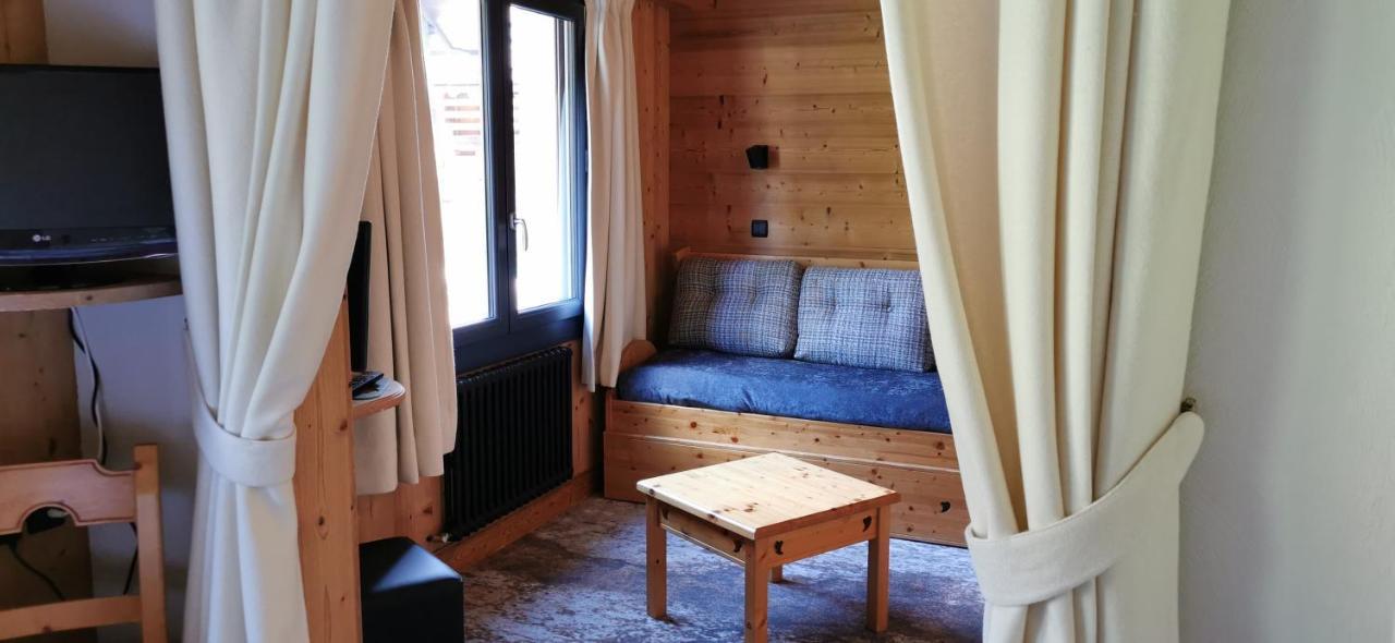 Hotel-Chalet Les Ecureuils Restaurant, Piscine, Garage 르그랑보르낭 외부 사진
