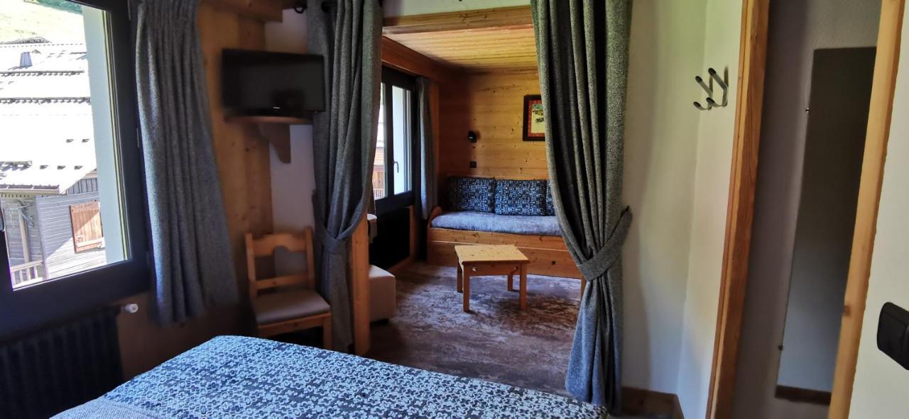 Hotel-Chalet Les Ecureuils Restaurant, Piscine, Garage 르그랑보르낭 외부 사진