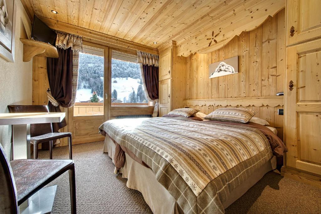Hotel-Chalet Les Ecureuils Restaurant, Piscine, Garage 르그랑보르낭 객실 사진